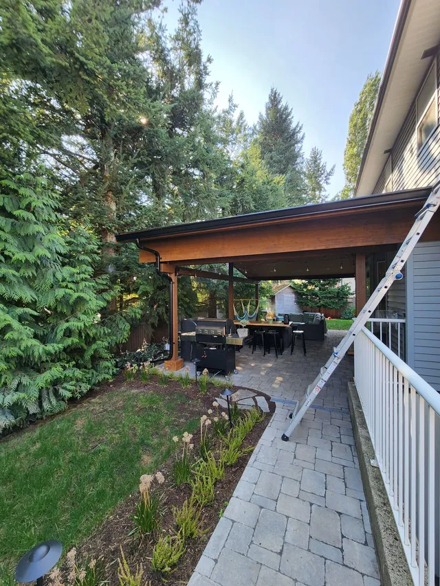 Finished cedar outdoor structure built by Valart Solutions in Langley